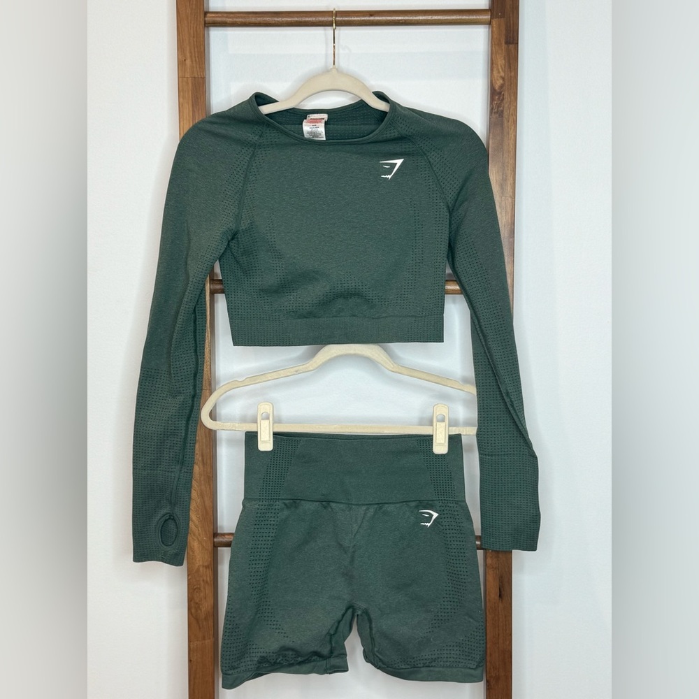 Gymshark crop top long sleeve and bike shorts set size medium